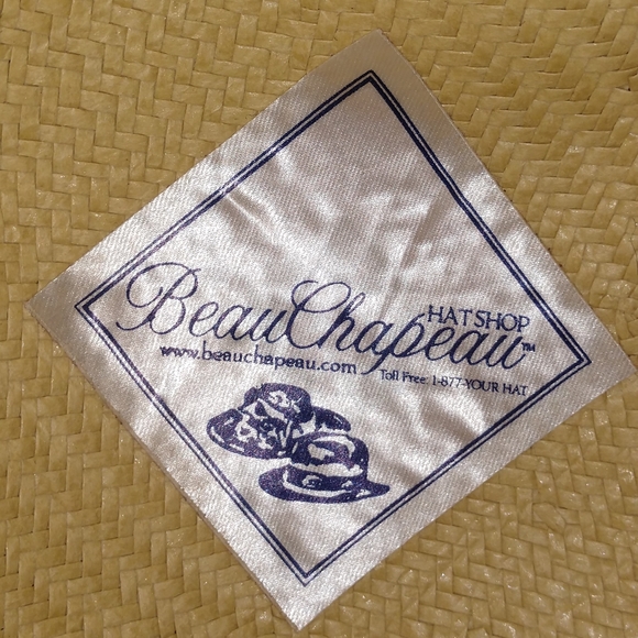 Classy Editorial Springtime Hat - Picture 4 of 5